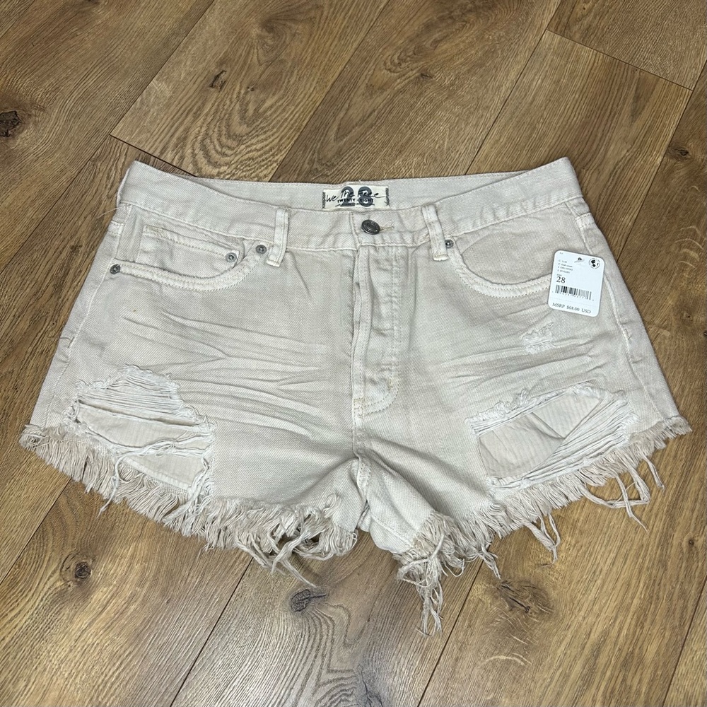 NWT $68 Free People cream distressed cut off shorts - Size 28 - Picture 1 of 8